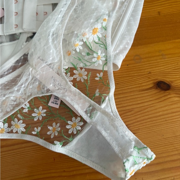 Victorias secret dream angels Floral daisy push up without padding bra thong NWT - Picture 7 of 7